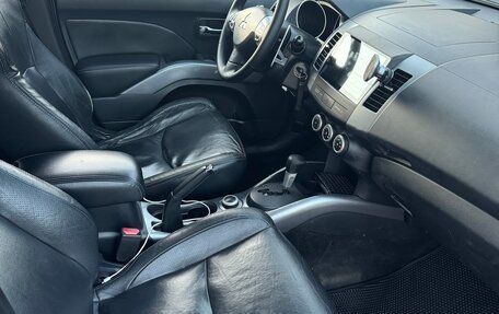 Mitsubishi Outlander III рестайлинг 3, 2008 год, 1 200 000 рублей, 13 фотография