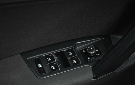 Volkswagen Tiguan II, 2017 год, 3 155 000 рублей, 16 фотография