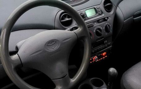 Toyota Yaris I рестайлинг, 2000 год, 410 000 рублей, 5 фотография