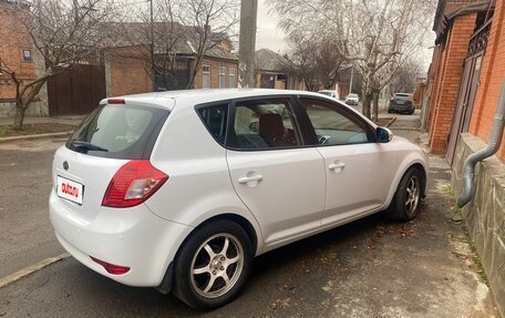 KIA cee'd I рестайлинг, 2010 год, 890 000 рублей, 2 фотография