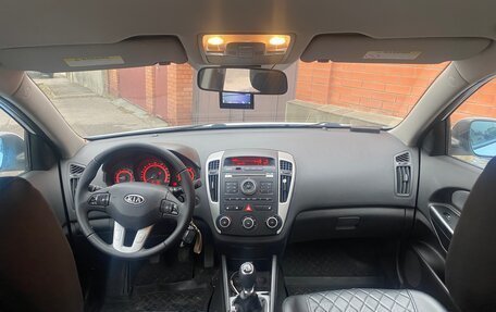 KIA cee'd I рестайлинг, 2010 год, 890 000 рублей, 10 фотография