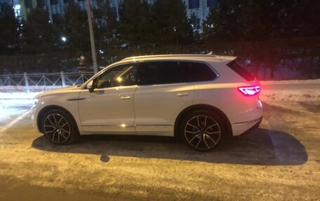 Volkswagen Touareg III, 2019 год, 4 300 000 рублей, 4 фотография