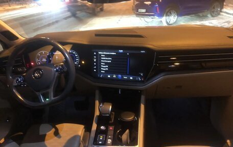 Volkswagen Touareg III, 2019 год, 4 300 000 рублей, 9 фотография