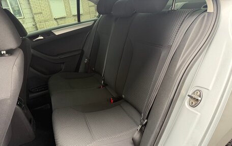 Volkswagen Jetta VI, 2012 год, 1 040 000 рублей, 15 фотография