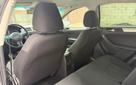 Volkswagen Jetta VI, 2012 год, 1 040 000 рублей, 14 фотография