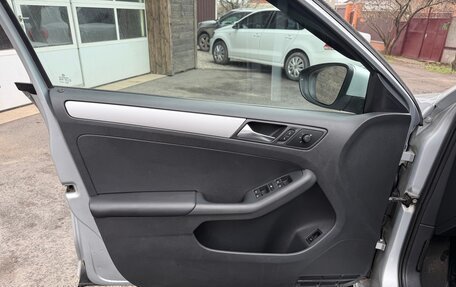 Volkswagen Jetta VI, 2012 год, 1 040 000 рублей, 13 фотография