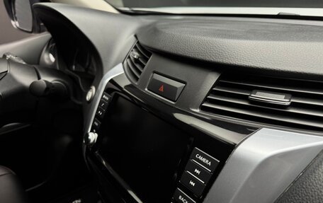 Nissan Navara (Frontier), 2024 год, 4 450 000 рублей, 14 фотография