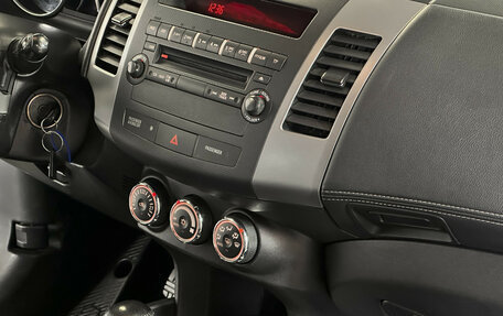 Mitsubishi Outlander III рестайлинг 3, 2011 год, 968 000 рублей, 16 фотография