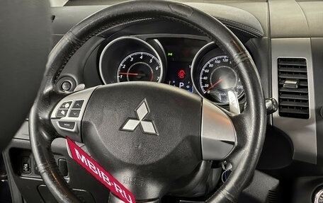 Mitsubishi Outlander III рестайлинг 3, 2011 год, 968 000 рублей, 13 фотография