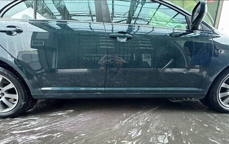 Toyota Avensis III рестайлинг, 2004 год, 690 000 рублей, 10 фотография