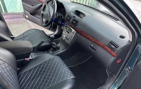 Toyota Avensis III рестайлинг, 2004 год, 690 000 рублей, 15 фотография