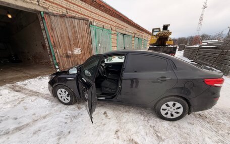 KIA Rio III рестайлинг, 2015 год, 725 000 рублей, 3 фотография
