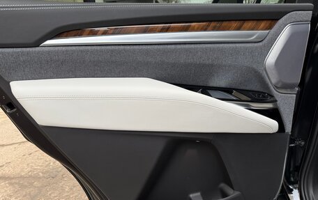 Cadillac Escalade V, 2025 год, 22 500 000 рублей, 21 фотография