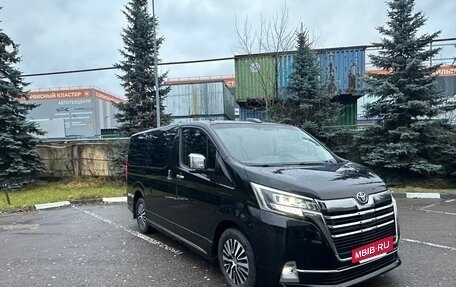 Toyota HiAce H300, 2020 год, 6 700 000 рублей, 2 фотография