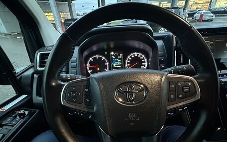 Toyota HiAce H300, 2020 год, 6 700 000 рублей, 24 фотография