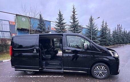 Toyota HiAce H300, 2020 год, 6 700 000 рублей, 32 фотография