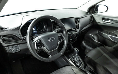 Hyundai Solaris II рестайлинг, 2022 год, 1 800 000 рублей, 11 фотография