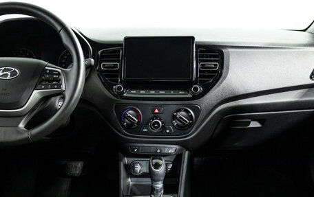 Hyundai Solaris II рестайлинг, 2022 год, 1 800 000 рублей, 14 фотография