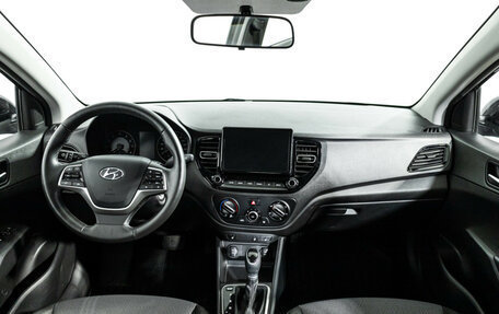 Hyundai Solaris II рестайлинг, 2022 год, 1 800 000 рублей, 13 фотография