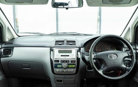 Toyota Ipsum II, 2002 год, 950 000 рублей, 11 фотография