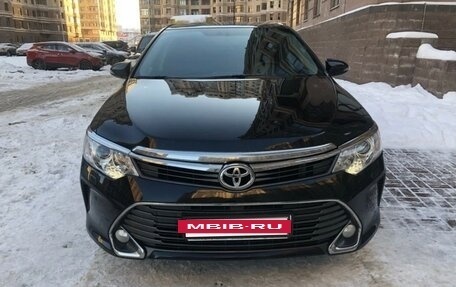 Toyota Camry, 2017 год, 2 350 000 рублей, 2 фотография