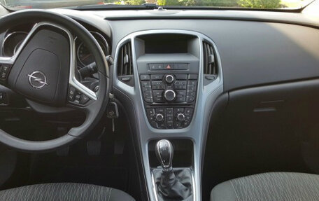 Opel Astra J, 2015 год, 800 000 рублей, 3 фотография