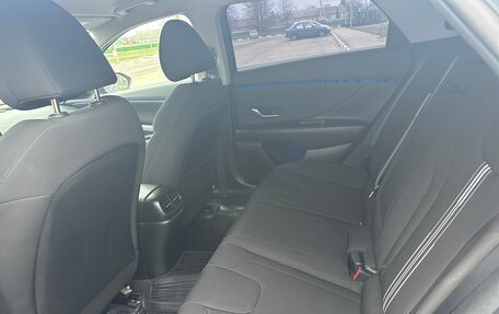 Hyundai Elantra, 2021 год, 2 300 000 рублей, 9 фотография