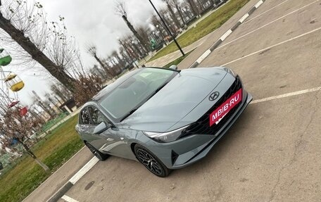 Hyundai Elantra, 2021 год, 2 300 000 рублей, 2 фотография
