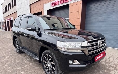 Toyota Land Cruiser 200, 2016 год, 5 795 000 рублей, 1 фотография