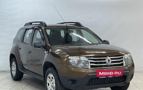 Renault Duster I рестайлинг, 2014 год, 855 000 рублей, 2 фотография