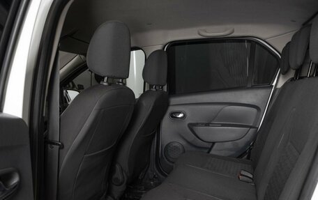 Renault Logan II, 2018 год, 590 400 рублей, 10 фотография