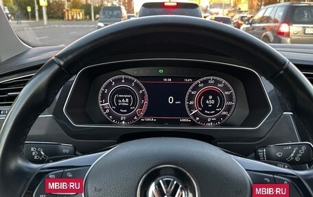 Volkswagen Tiguan II, 2018 год, 2 850 000 рублей, 7 фотография