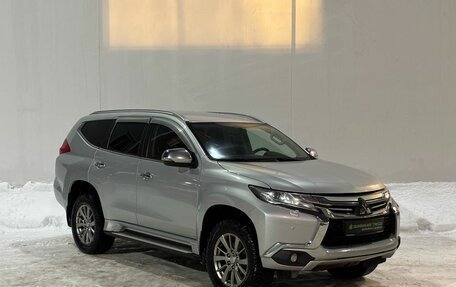 Mitsubishi Pajero Sport III рестайлинг, 2018 год, 2 250 000 рублей, 3 фотография