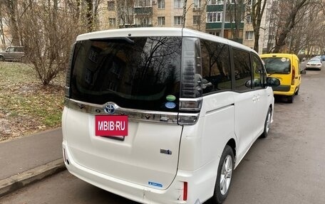 Toyota Noah III, 2018 год, 1 590 000 рублей, 6 фотография