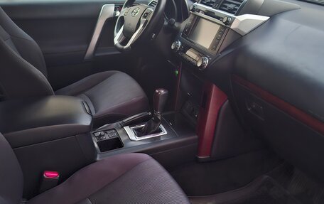 Toyota Land Cruiser Prado 150 рестайлинг 2, 2014 год, 2 850 000 рублей, 8 фотография