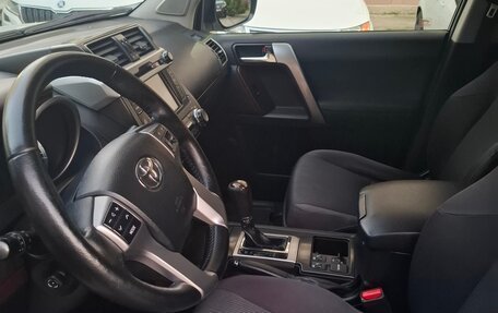 Toyota Land Cruiser Prado 150 рестайлинг 2, 2014 год, 2 850 000 рублей, 7 фотография