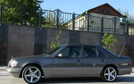 Mercedes-Benz E-Класс, 1993 год, 1 200 000 рублей, 5 фотография