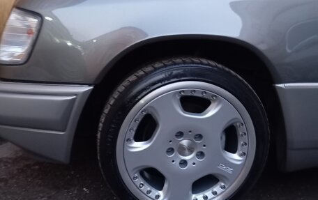 Mercedes-Benz E-Класс, 1993 год, 1 200 000 рублей, 10 фотография