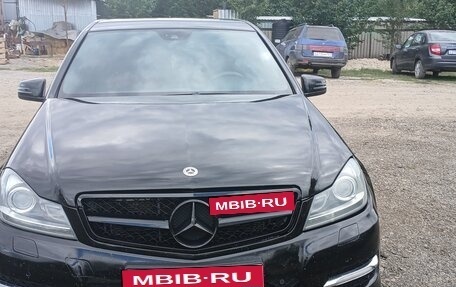 Mercedes-Benz C-Класс, 2011 год, 1 350 000 рублей, 1 фотография