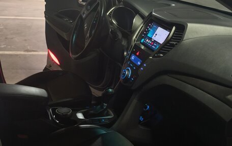 Hyundai Santa Fe III рестайлинг, 2017 год, 1 900 000 рублей, 17 фотография