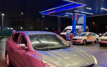 Hyundai ix35 I рестайлинг, 2012 год, 990 000 рублей, 2 фотография