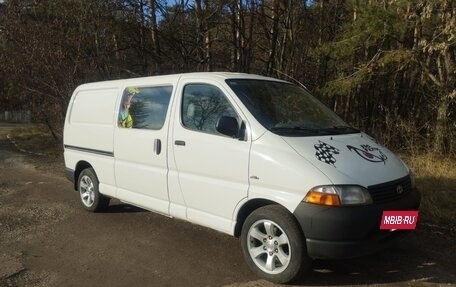 Toyota HiAce, 2002 год, 1 000 000 рублей, 2 фотография