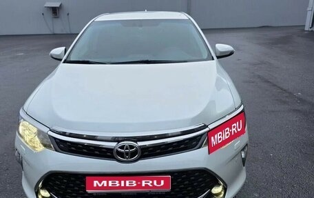Toyota Camry, 2017 год, 2 390 000 рублей, 1 фотография