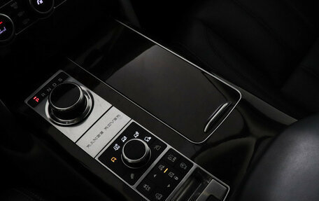 Land Rover Range Rover IV рестайлинг, 2017 год, 3 990 000 рублей, 18 фотография