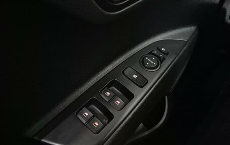 KIA Stonic, 2018 год, 1 300 000 рублей, 8 фотография