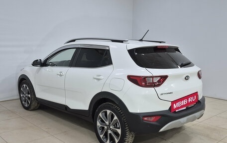 KIA Stonic, 2018 год, 1 300 000 рублей, 6 фотография