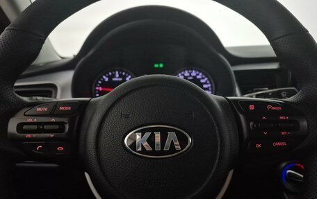 KIA Stonic, 2018 год, 1 300 000 рублей, 22 фотография