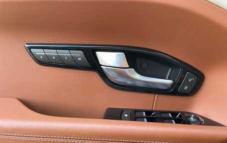 Land Rover Range Rover Evoque I, 2013 год, 2 100 000 рублей, 30 фотография