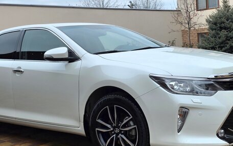 Toyota Camry, 2017 год, 2 390 000 рублей, 3 фотография