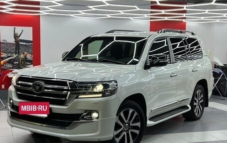Toyota Land Cruiser 200, 2018 год, 7 500 000 рублей, 2 фотография